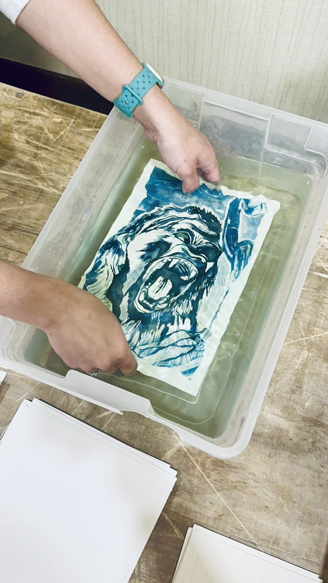 WaldenStacey's tweet photo. @CarverVisualArt @CuratorCreative Thank you for the fun explorations and inspiration with cyanotypes! @NAEA https://t.co/6hE1sS41K0