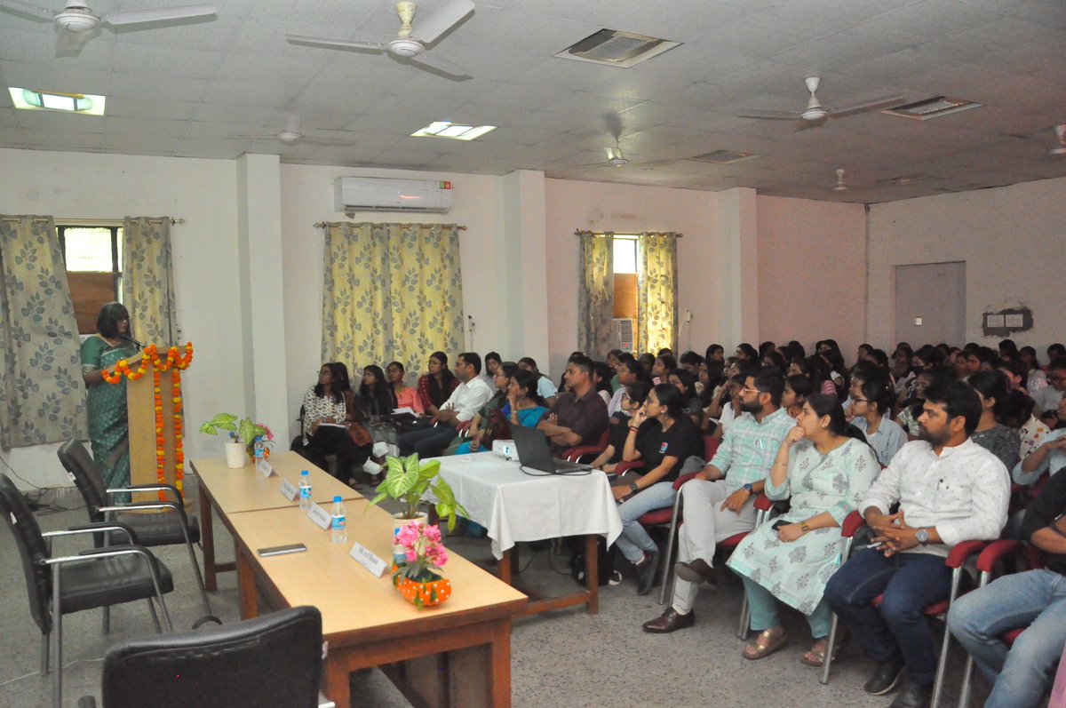 SpmcollegeD's tweet photo. Department of Geography , #SPMC @UnivofDelhi organized a special lecture on 'Geographies of Gender: Issues, Approaches and Experiences' on 12th April delivered by Prof. Anindita Datta, Head of the Department of Geography, DSE , University of Delhi. https://t.co/NL7U2YkyjY