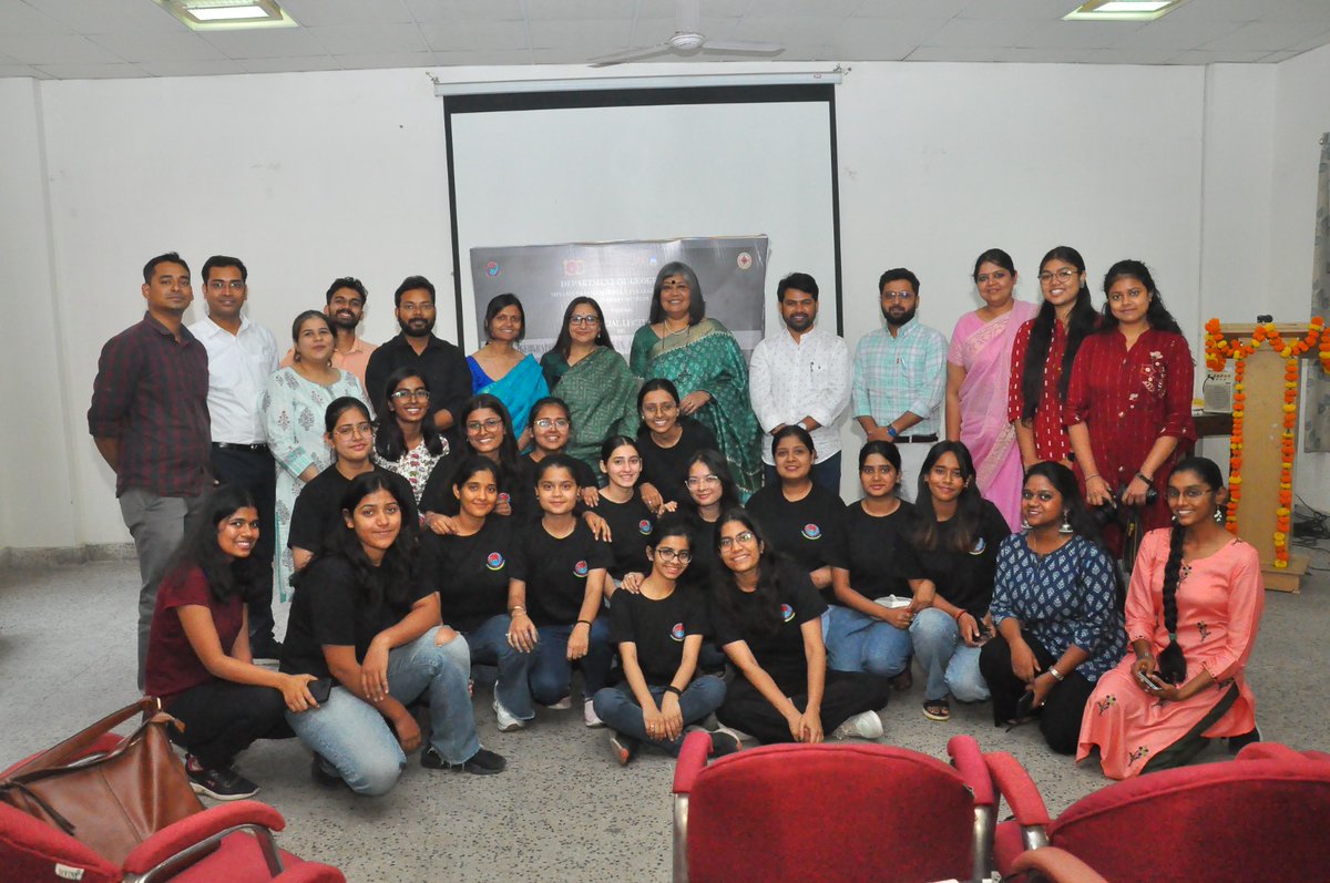 SpmcollegeD's tweet photo. Department of Geography , #SPMC @UnivofDelhi organized a special lecture on 'Geographies of Gender: Issues, Approaches and Experiences' on 12th April delivered by Prof. Anindita Datta, Head of the Department of Geography, DSE , University of Delhi. https://t.co/NL7U2YkyjY