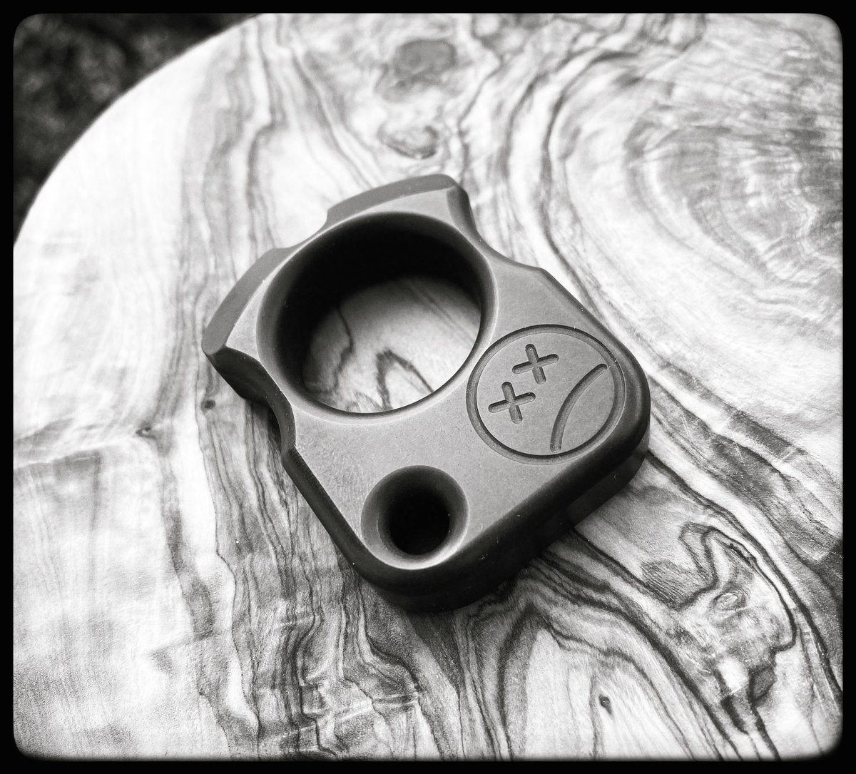 KevinCo55931013's tweet image. Friday Carry-

#afk #afkheavymetals
#lowpro #micarta 
#afrankartanonymous
#lightsout #fukcancer