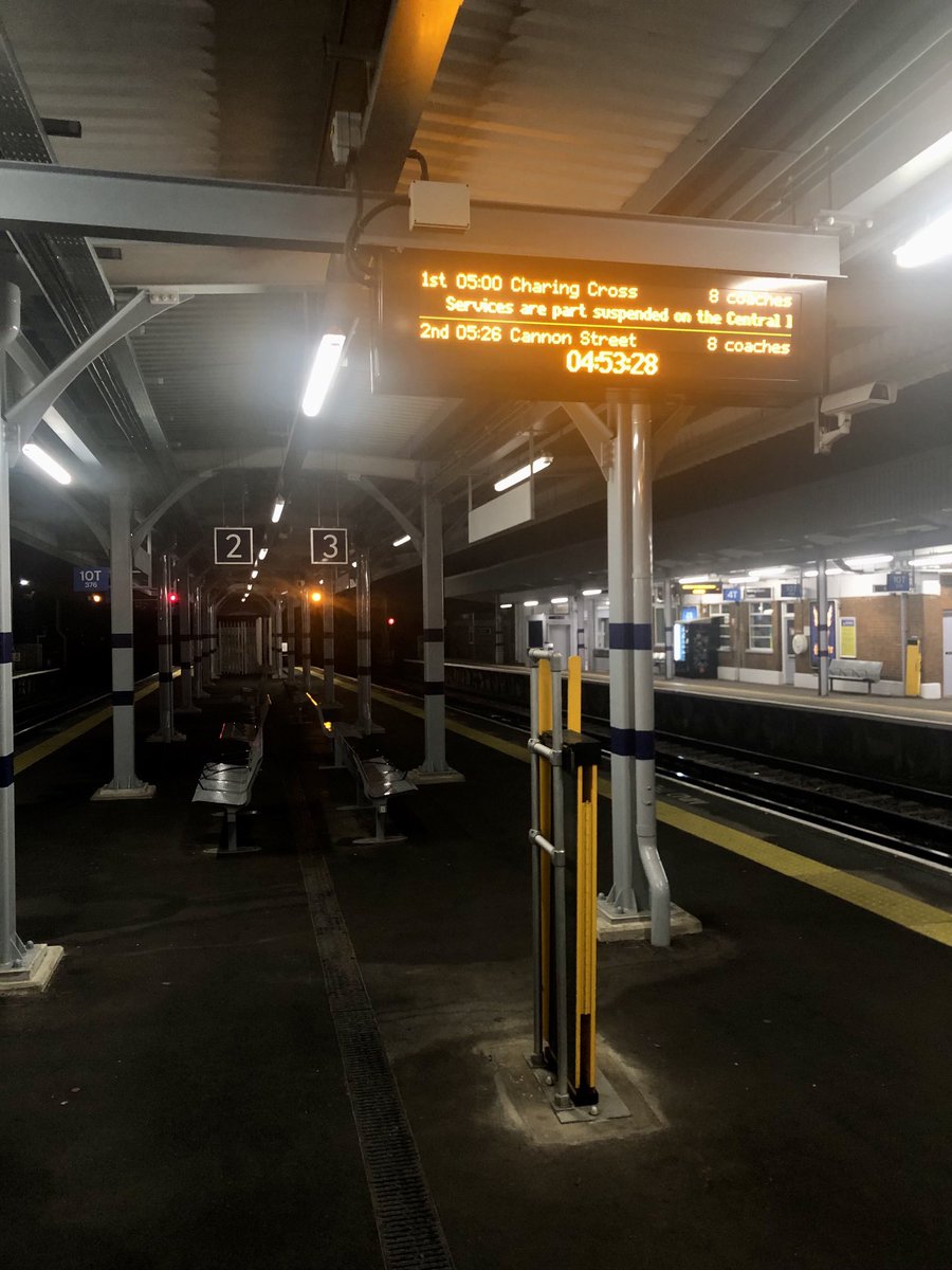 ukpubbitch's tweet photo. Ridiculously early start to a Saturday. https://t.co/axyXhSoZMo