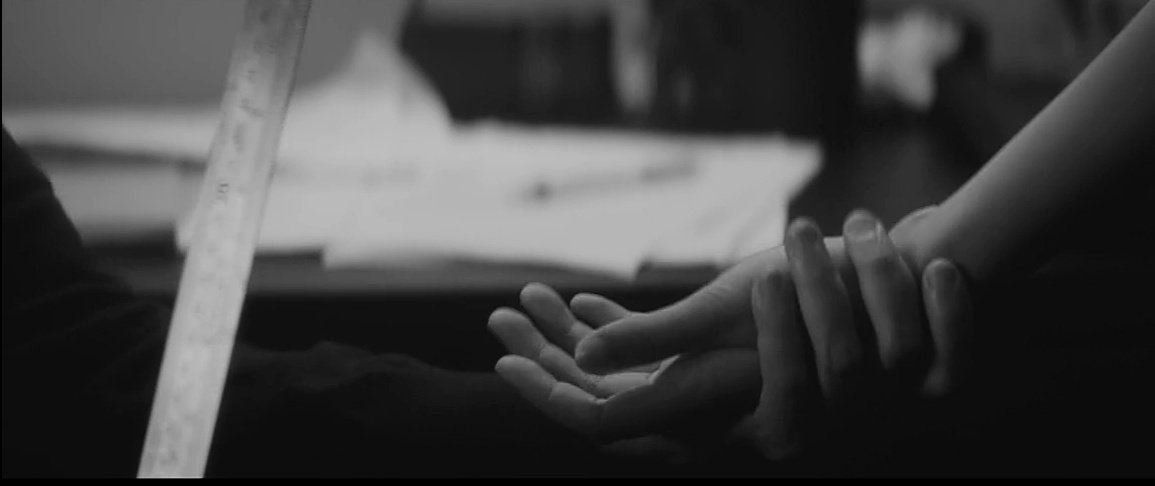 TarizSolis's tweet photo. Pernah nggak punya guru super killer yg sering membentak &amp; merendahkan saat sekolah?

Kisahkan seorang siswa SMP yg berusaha ngumpulin bukti kekerasan gurunya, 'Tuition' adalah tontonan thriller berlatar satu tempat les yg menit demi menitnya bikin stres, deg-degan &amp; jengkel. https://t.co/qtbxYir0fR