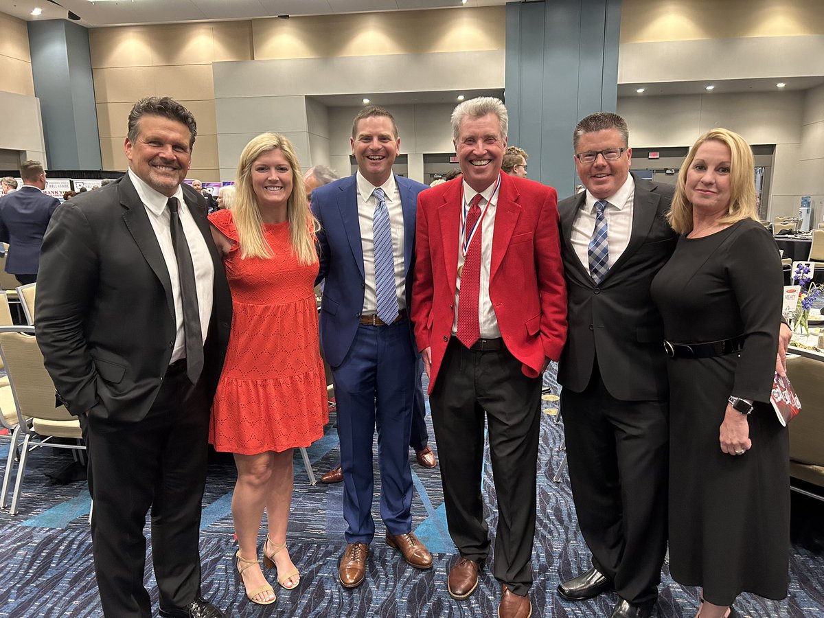 sully7777's tweet photo. These guys make my life easier. Appreciate them all. https://t.co/yaaxgOUFrh