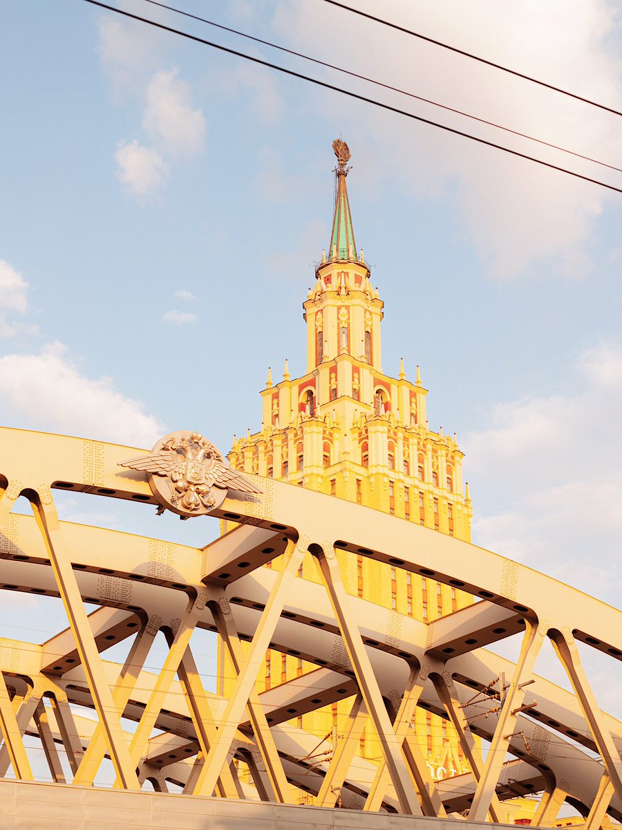omgamithequeen's tweet photo. Yellow and red splashes of colours over a bluish background.

Olympus E–300 et Zuiko Digital 14–42 mm f3.5–5.6 // #vsco #streetviews #weeklyselects #newperspectives #cinematicstills #centerstage https://t.co/R0hHvnBUYq