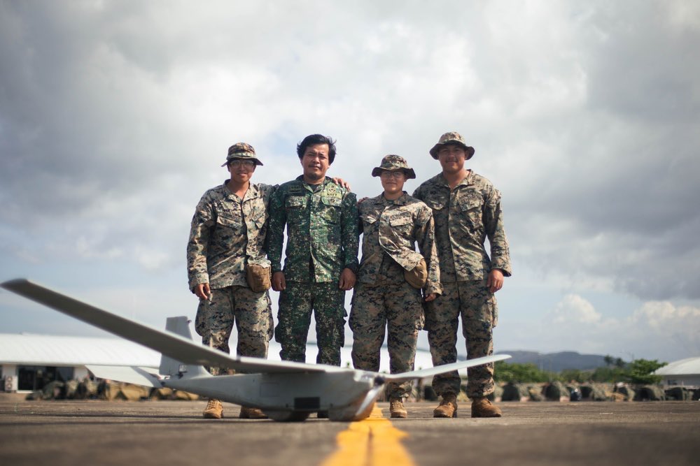 AaronMatthew_L's tweet photo. Bilateral sUAS training during Balikatan 2023 between Philippine and U.S. Marine Corps at Cagayan North International Airport. Also known as Lal-lo Airport, it is one of four newly designated EDCA sites. (U.S. Marine Corps photos by Cpl. Eric Huynh) https://t.co/yVTIO2N4cL