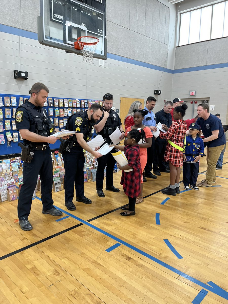 Today was the wrap up of our “helping the community” spirit week.  Due to the generosity of our families and students, we were able to start our very own community room here at school “Polar Bear Pantry”.  Students also showed gratitude to our community members.
