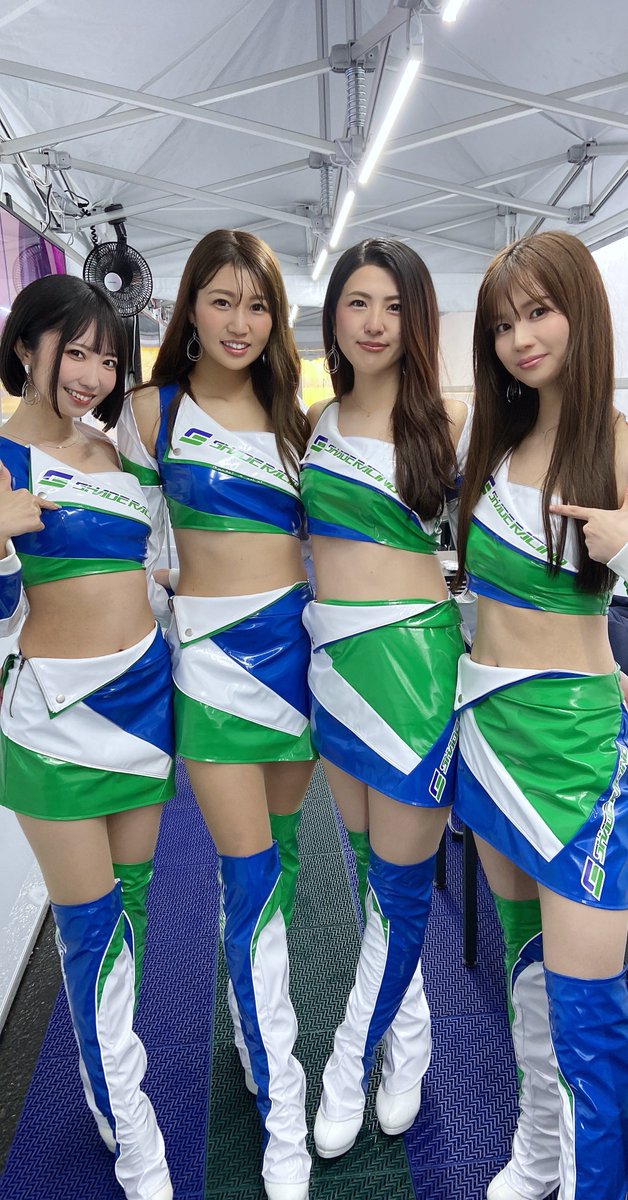 根岸しおり🧂🐼ねぎしお on Twitter "ピットウォークありがとう〜💙💚 名刺貰ってくれましたか？？ SHADE GIRLS 黒髪ボブ