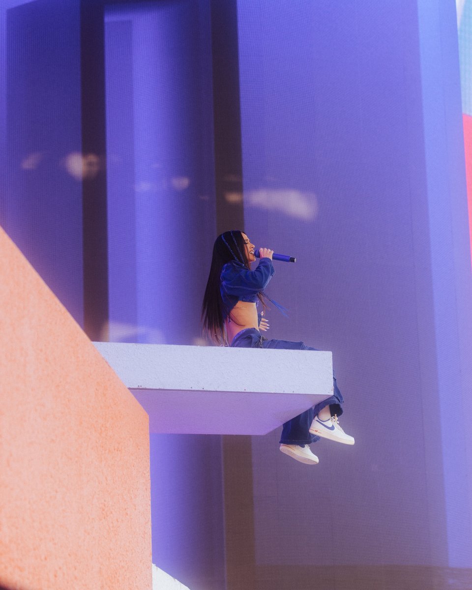 coachella's tweet photo. Todo el amor para @iambeckyg https://t.co/COutlNn0ac