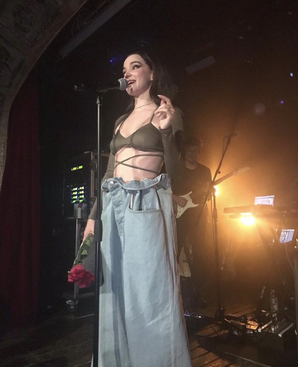 stareatthemoonn's tweet photo. missing tour hours @DoveCameron 🩵 https://t.co/WjMz3BMp0r