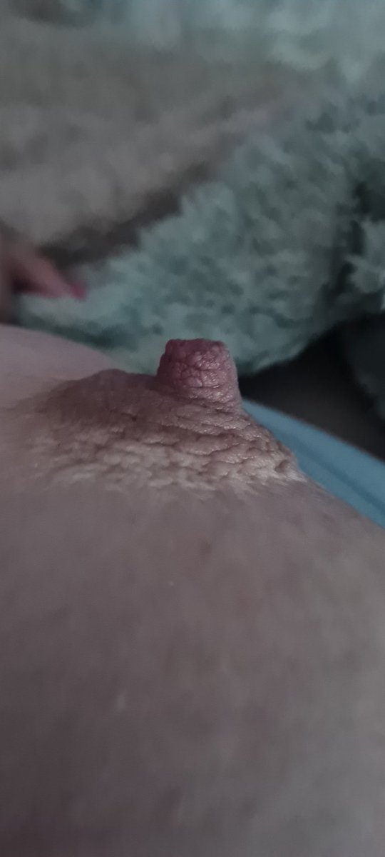 MissyLisaB85's tweet photo. It's a little bit nippy in my bedroom this morning 😜 #HardNipples #BigTitties #GirlNextDoor #aunaturel #34HH https://t.co/wngufEq6RI
