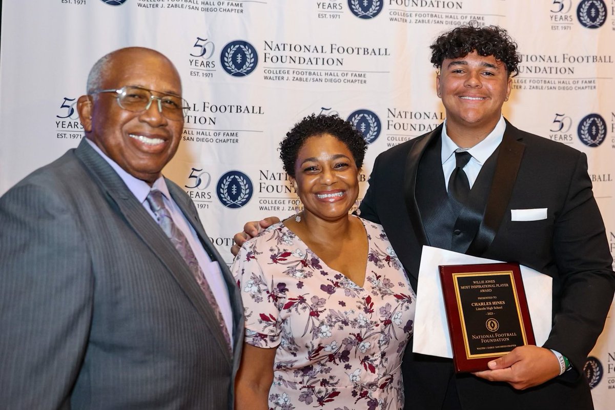National Football Foundation-Walter J. Zable/SD (@nffsdchapter) on Twitter photo Congratulations to our <a href="/NFFSDChapter/">National Football Foundation-Walter J. Zable/SD</a> Willie Jones Most Inspirational Award Winner <a href="/_hinescharles/">Charles Hines | San Diego Ca</a> <a href="/THEHIVEFB/">LINCOLN HORNETS FOOTBALL</a> <a href="/lincolnhighsd/">Lincoln High School</a> <a href="/KUSIPPR/">Prep Pigskin Report</a> Congratulations to our <a href="/NFFSDChapter/">National Football Foundation-Walter J. Zable/SD</a> Willie Jones Most Inspirational Award Winner <a href="/_hinescharles/">Charles Hines | San Diego Ca</a> <a href="/THEHIVEFB/">LINCOLN HORNETS FOOTBALL</a> <a href="/lincolnhighsd/">Lincoln High School</a> <a href="/KUSIPPR/">Prep Pigskin Report</a>