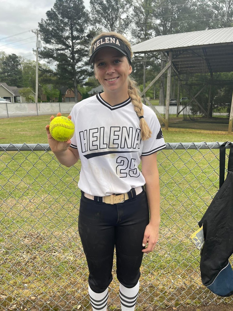KyleParmley's tweet photo. Friday bomb squad 💣💣

@Olivia_Treece 
@HaleyWaggoner07 
@MorganStiles1 
@byrd_madilyn 
@graydon_allie 
@ocummings_ 
@aksmith_2026 
@kiylin1 
@BlairDarby18 
@HannahRegula 
Jada Sargent https://t.co/85ludObBNs