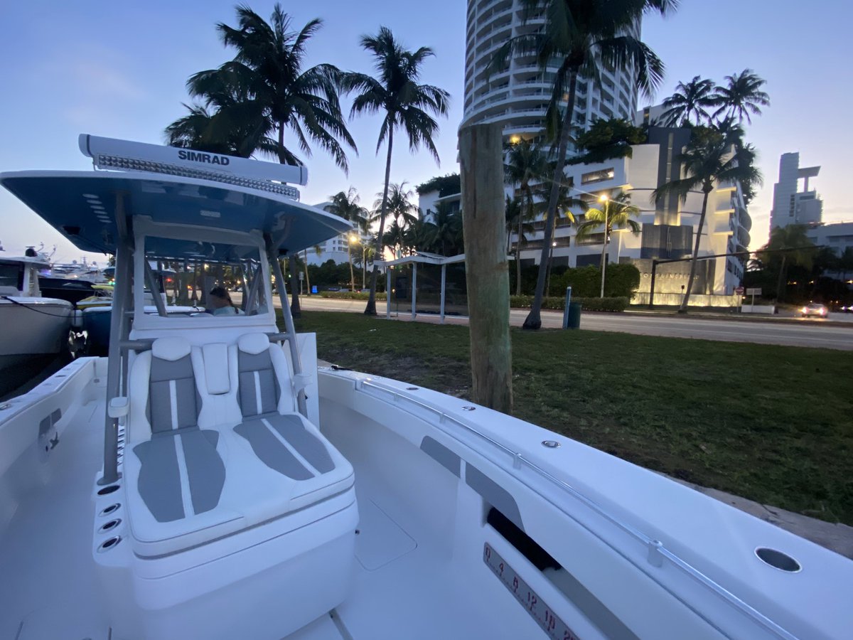 Docked right out front of the <a href="/fountainbleau/">Fountainbleau</a> and getting ready to head offshore to watch The Catch 🎣 
#FritosTheCatch <a href="/TheSFC_official/">Sport Fishing Championship (SFC)</a>