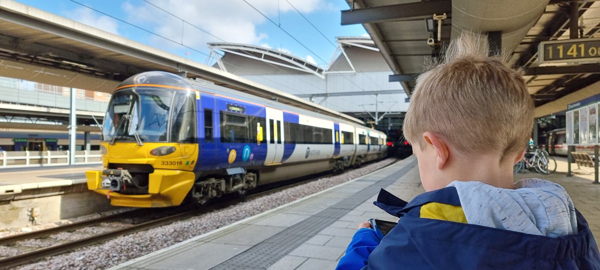 ukrailadventure's tweet image. We've seen so many classes that we'd  never seen before this trip and now we  can add this Northern #class333 to the list. We've got about an hour left here at Leeds then a special train home 😊