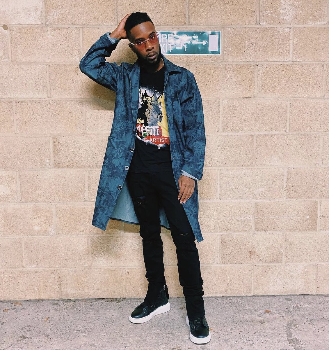 ManLikeIcey's tweet photo. Maleek Berry gave us proper jams like Kontrol, Eko Miami, Let me know and Been calling, super talented guy. https://t.co/EzYdLtjFhF