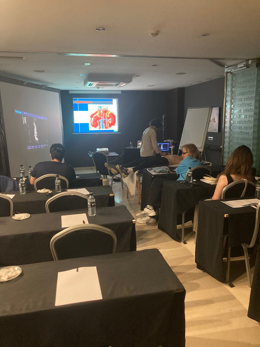 SIEC_ecografia's tweet photo. ¡La ecografía abdominal nunca fue tan fascinante! 🧐💻 El curso impartido esta semana por el Dr. @AGarcia_Moreno en #València, fue de alta calidad y éxito total. ¡Los participantes salieron con un conocimiento renovado y listos para aplicarlo en su práctica médica! #ecografía https://t.co/GzwvmnwsZC