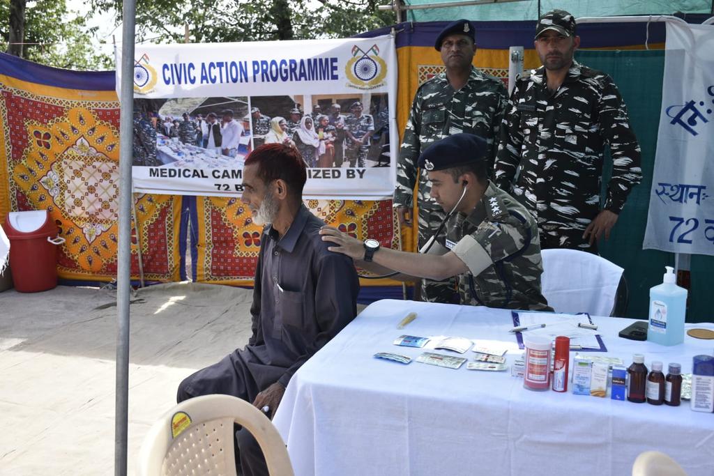 Today 72 bn CRPF organised free medical camp at Village karmara near LOC in Poonch Dist. in which locals turn up in large no .Mr.Inderjeet DC poonch present on the occassion appreciated efforts of CRPF. @crpfindia @JKZONECRPF @jammusector @JammuRange @PoonchDm