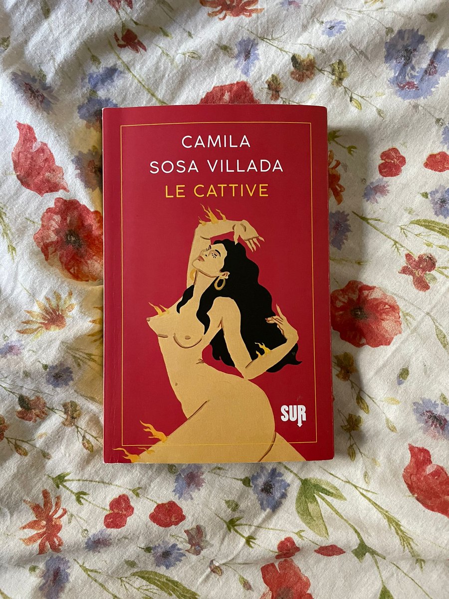 La storia di Camila e del gruppo di donne trans che diventò la sua famiglia: su <a href="/CLetteraria/">CriticaLetteraria</a> ho scritto de #LeCattive, il magico romanzo di #CamilaSosaVillada criticaletteraria.org/2023/04/camila… <a href="/edizioniSUR/">edizioni SUR</a>