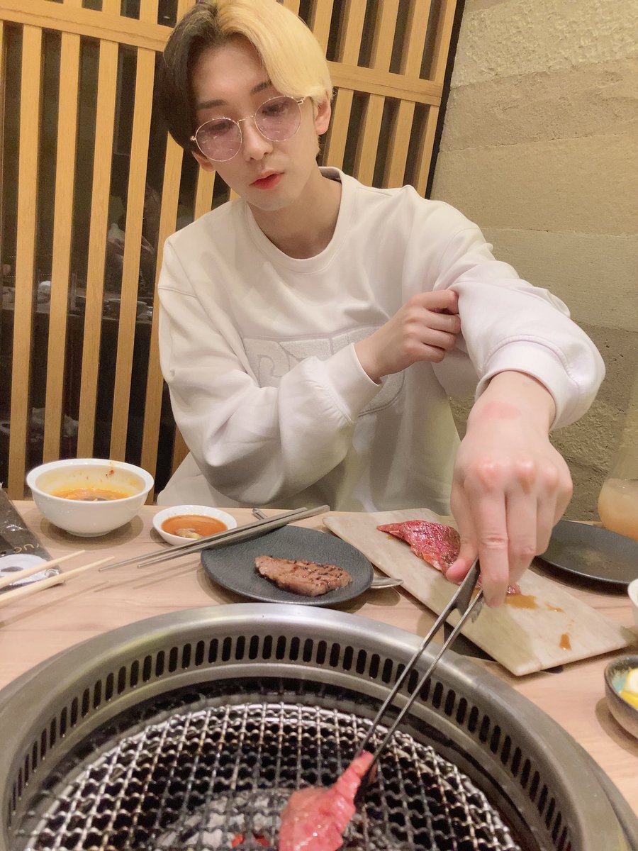 hikaru_casalert's tweet photo. ヒカルと焼肉なうに使えよ https://t.co/EZXxdMfYMM