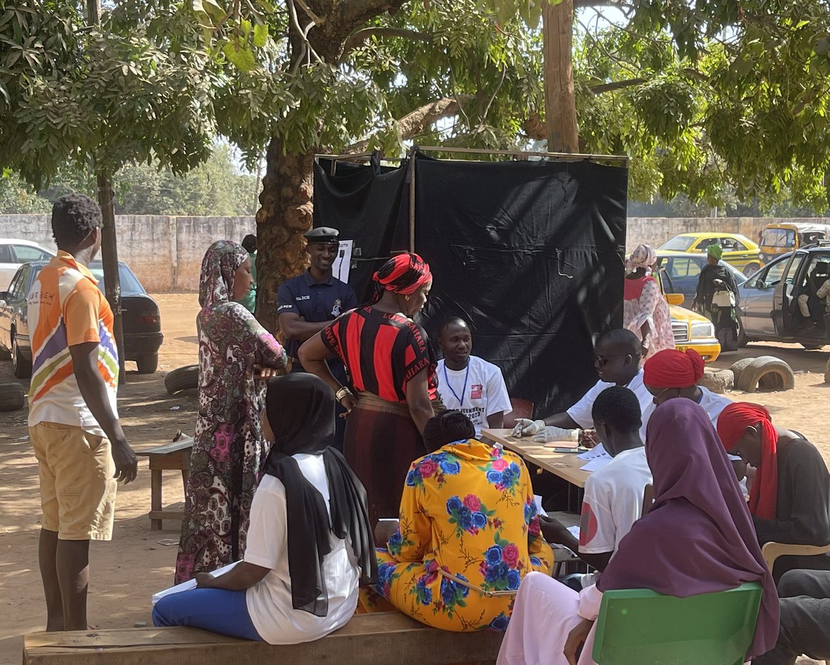 UNDP_TheGambia's tweet image. By coming out to vote, citizens can remedy the governance challenges borne out of the previous regime. #AddYourVoice #GambiaDecides 🗳️