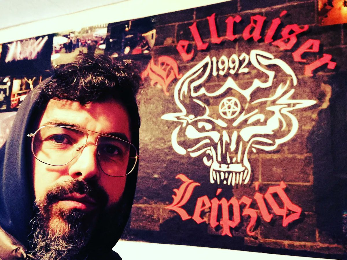 Huecco's tweet photo. Was für ein Abend, Leipzig! 🇩🇪 en una de las salas de metal más míticas de Europa #HellraiserLeipzig
Retomamos el tour europeo con FUEGO 🔥 VALYRIO y @_rhapsodyoffire
Esta semana Polonia, Austria, Córdoba e Italia... movidita! 😜
🤟🤟🤟 https://t.co/YftMeTbMUM