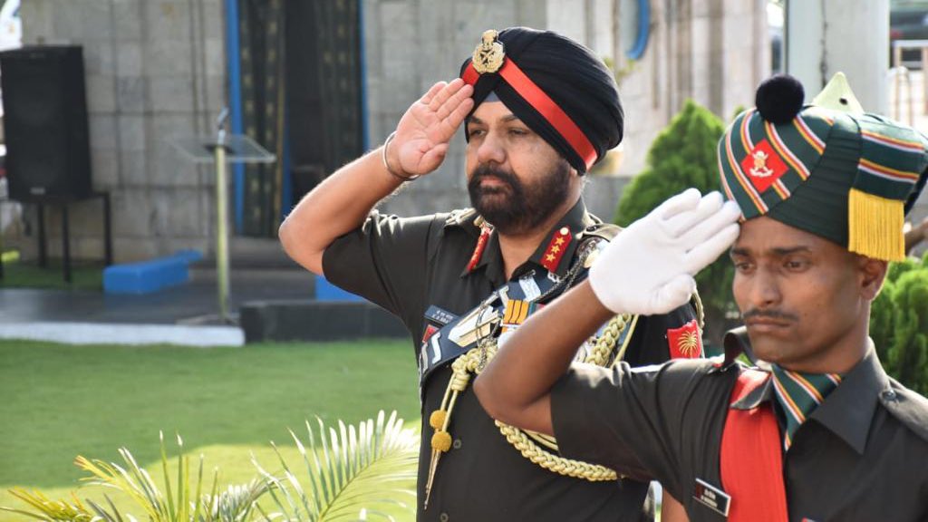 Lt Gen KS Brar,AVSM took over as GOC #DakshinBharatArea, #Chennai. The GOC on assuming command, pledged to keep up rich traditions of #ArmedForces & effectively lead & ensure operational readiness, judicious administration & welfare of all ranks & veterans