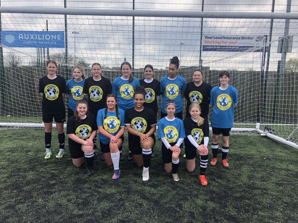 Cambridge City U16 in ⁦<a href="/amnesty/">Amnesty International</a>⁩ ‘Football Welcomes Refugees’ t-shirts before today’s game at Haverhill. ⁦<a href="/cambridgecityfc/">Cambridge City FC</a>⁩ ⁦⁩ ⁦<a href="/cambscitygirls/">Cambridge City Women FC</a>⁩ ⁦@girls_cambridge⁩ ⁦<a href="/Gemma_Clare48/">Gemma Clare</a>⁩