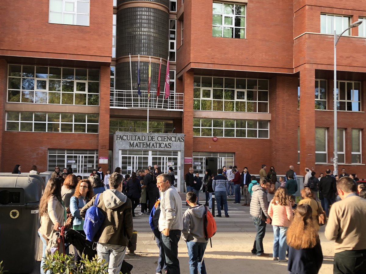 Hoy en la facultad de Matemáticas,acompañando a A.T. e I.B., nuestros participantes en la Olimpiada Matemática 2023. Estar aquí ya es un premio. ¡Todo nuestro apoyo chicos del Mirasierra!
#CpMirasierraMadrid #bilingualschool #EscuelaPública #STEMirasierra