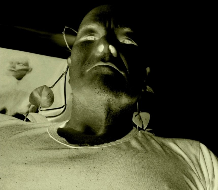 MichaelPluszek's tweet photo. My inner light https://t.co/kxYlrKCIfr