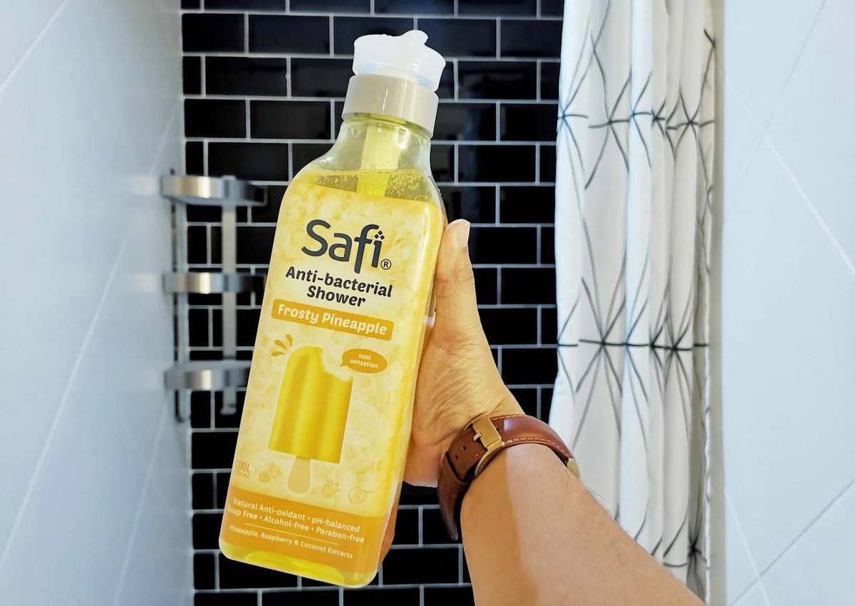 Shout out to the best bodywash i’ve ever had!🫶🏻

Sumpah body wash ni best gila . lepas shower pun , bau still melekat kat badan . And part paling best , after shower kulit rasa lembut je ❤️Dia ada banyak flavour lagi but i paling suka 2 ni✨.