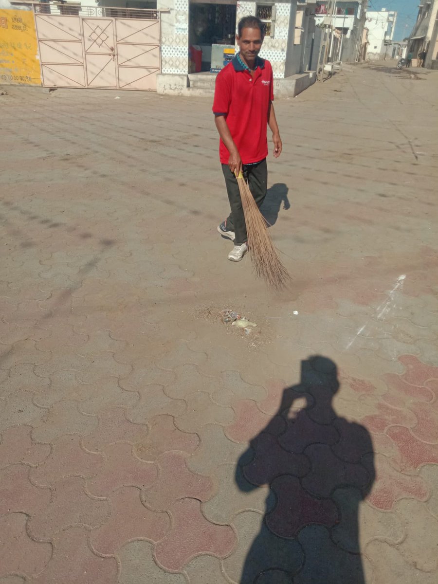Under the "Clean Village" campaign of SBM-G, Gujarat This work is done in the Soyal village of Dhrol Block in the Jamnagar district.
#SWACHHBHARAT #ODFPLUS #CLEANVILLAGE <a href="/crdgujarat1/">Commissionerate of Rural Development,Gujarat</a> <a href="/PMOIndia/">PMO India</a> <a href="/AmitShahOffice/">Office of Amit Shah</a> <a href="/cmoguj/">CMO Gujarat</a> <a href="/RaghavjiPatel/">Raghavji Patel</a> <a href="/SBMR_Gujarat/">Swachh Bharat Mission- Gramin, Gujarat</a> <a href="/InfoGujarat/">Gujarat Information</a> @AssComSBM