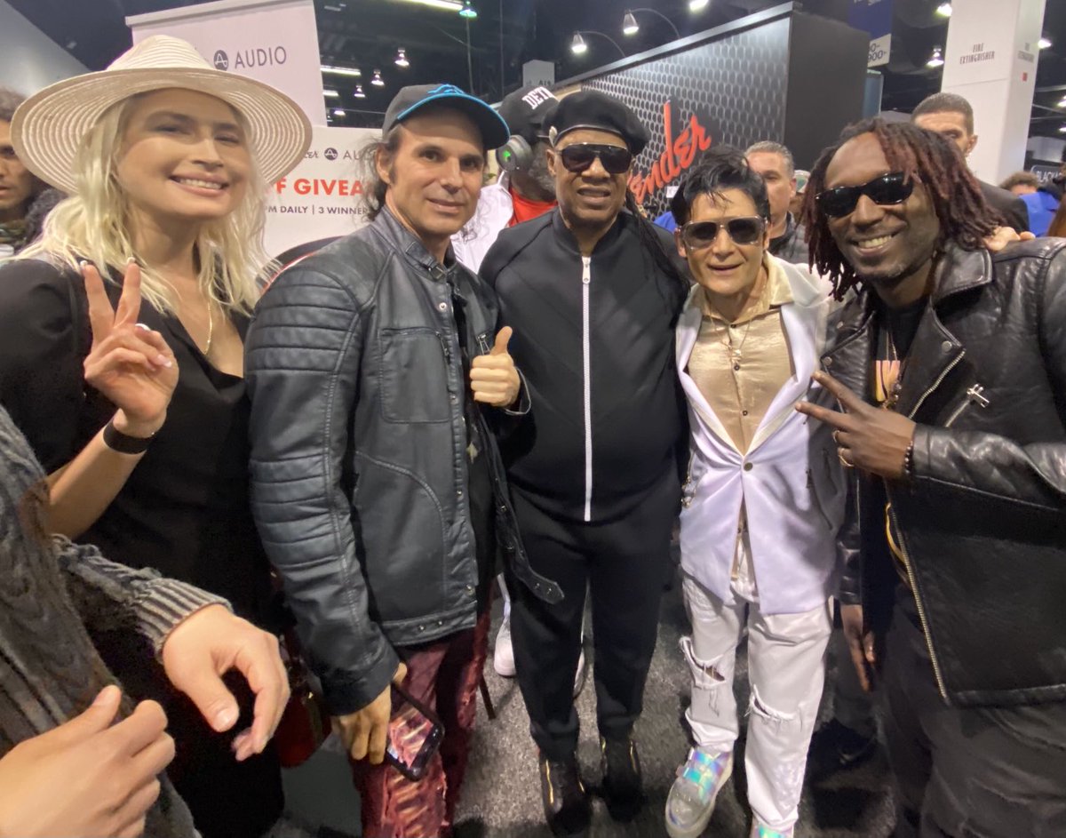 SPECIAL DAY 2DAY IN ANAHEIM CA ⁦@NAMM⁩ CONVENTION #NAMM WHERE ⁦@realCFeldman #ZEN & MOST OF MY BAND RAN N2 AN OLD FRIEND…THE #LEGEND HIMSELF MR ⁦@StevieWonder⁩ WHO WE FOUND JAMMIN ON AN ELECTRIC PIANO, & HE STOPPED 2 REUNITE N SNAP SOME PICS W US! GOD BLESS! ❤️🙏🏼