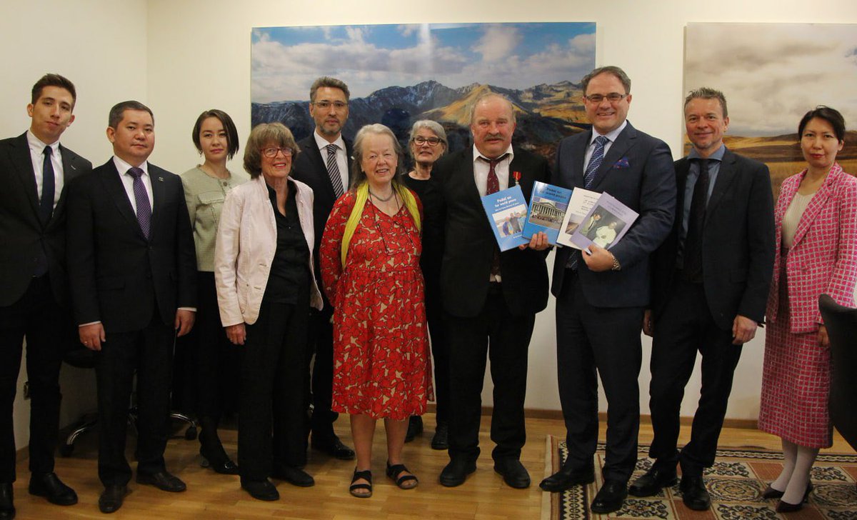 MFA_KZ's tweet photo. DFM @romanvassilenko received a delegation of the “Bike for Peace” non-governmental organization led by its leader Tore Naerland.
🔗 https://t.co/gU4qqE0K5W https://t.co/dMo6FFHnsy