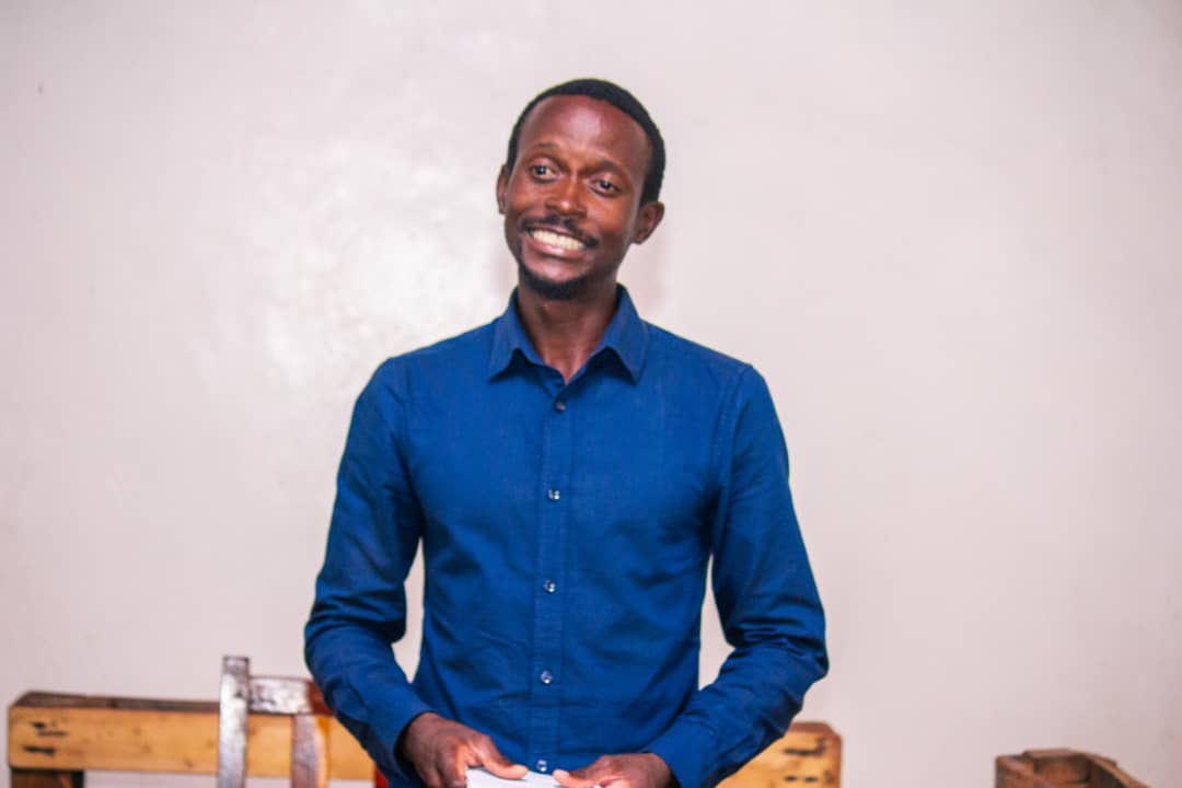 M1DaEmcee's tweet photo. Will be live on @khulumanifm95 on The #RapLab #PoeticJustice hosted by Thorne Laroq. #sagemode #poetry #livebars https://t.co/my89B2bTv9