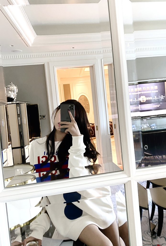 sugarbabyssssu's tweet photo. 🪞：对镜自拍🧏🏻 https://t.co/2ZAvCviYmE
