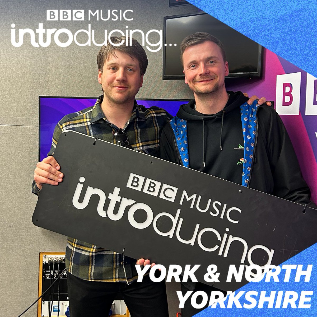 Jericho Keys (@jerichokeys) on Twitter photo We have <a href="/Jackcitymusic/">JackCity</a> spittin' some home truths on <a href="/BBCYork/">BBC York</a> from 8 PMποΈ
Bucketload of tunes ft <a href="/mistymotherload/">Misty & The Motherload</a> <a href="/TheHazyJanes/">The Hazy Janes</a> <a href="/Kindelan__/">Kindelan</a> <a href="/smashbyofficial/">SMASHBY</a> <a href="/bethmaymccarthy/">Beth McCarthy</a> <a href="/redshakesmusic/">Red Shakes</a> <a href="/3amRecordings/">3am Recordings</a> <a href="/djolihodges/">Oli Hodges</a> <a href="/foxhauntband/">FOXHAUNT</a> <a href="/drellaband/">Drella</a> <a href="/amymayellisAME/">AMY MAY ELLIS</a> <a href="/DeadFlightBand/">DeadFlight</a> x We have <a href="/Jackcitymusic/">JackCity</a> spittin' some home truths on <a href="/BBCYork/">BBC York</a> from 8 PMποΈ
Bucketload of tunes ft <a href="/mistymotherload/">Misty & The Motherload</a> <a href="/TheHazyJanes/">The Hazy Janes</a> <a href="/Kindelan__/">Kindelan</a> <a href="/smashbyofficial/">SMASHBY</a> <a href="/bethmaymccarthy/">Beth McCarthy</a> <a href="/redshakesmusic/">Red Shakes</a> <a href="/3amRecordings/">3am Recordings</a> <a href="/djolihodges/">Oli Hodges</a> <a href="/foxhauntband/">FOXHAUNT</a> <a href="/drellaband/">Drella</a> <a href="/amymayellisAME/">AMY MAY ELLIS</a> <a href="/DeadFlightBand/">DeadFlight</a> x