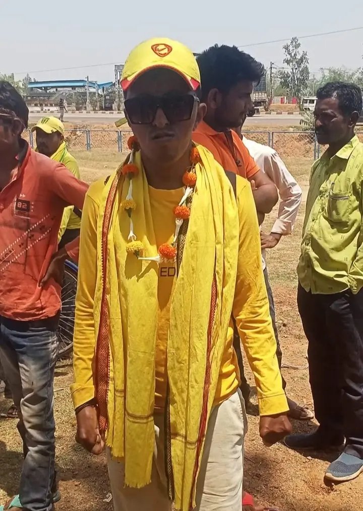 SUTAPAMAHA15073's tweet photo. জয়ের পথে শারীরিক প্রতিবন্ধকতা কোনো বাধা নয় তার জ্বলন্ত উদাহরণ 🔥
#KudmiWantJustification https://t.co/6lxL39hfuh