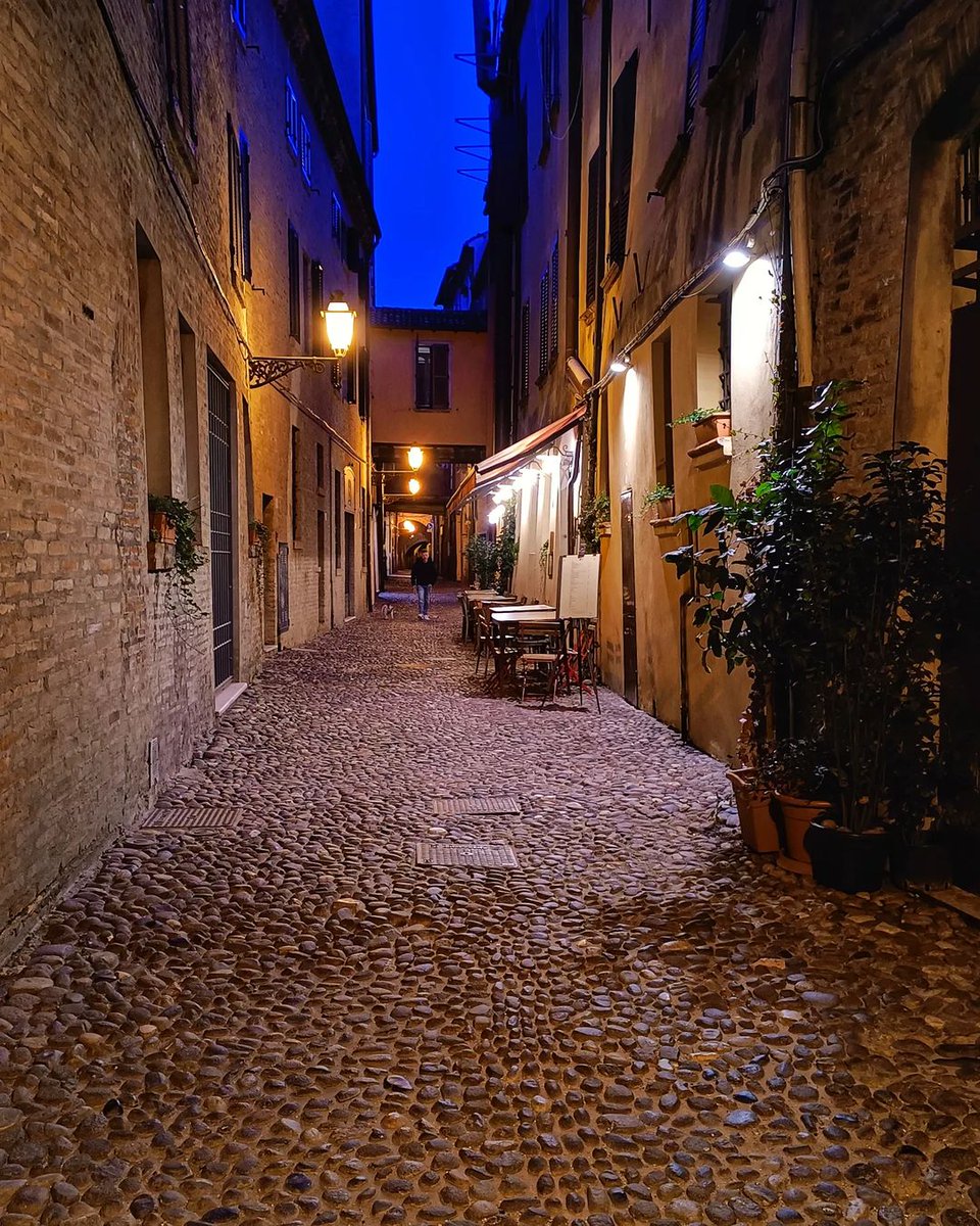 Two steps back to the Italian History 📖🤓
Walking through the streets of Ferrara, one of the Italian Renaissance's most renowned cities

#ArtCities  #InEmiliaRomagna #LiveItalian #TreasureItaly #traveltoitaly
instagram.com/p/CrDBA8VMAF8/
