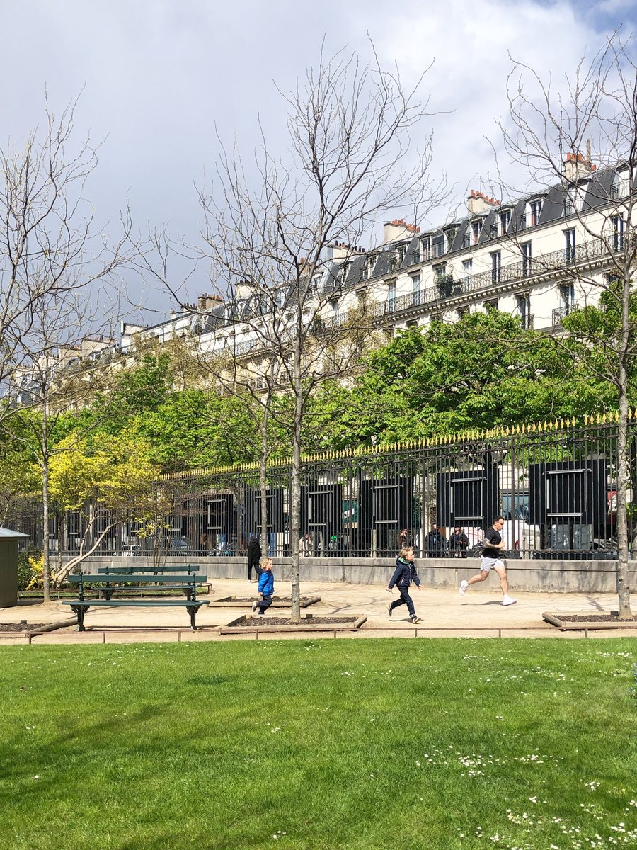 Jardin du Luxembourg. Course en famille.
planmetro.paris 😉
Métro : Saint-Sulpice
RER B : Luxembourg
.
#paris #jardinduluxembourg #metroparis #france #photo #photography #vivreparis #joggingparis #colorphotography #igparis #jaimeparis #parisjetaime #parisian #parisienne