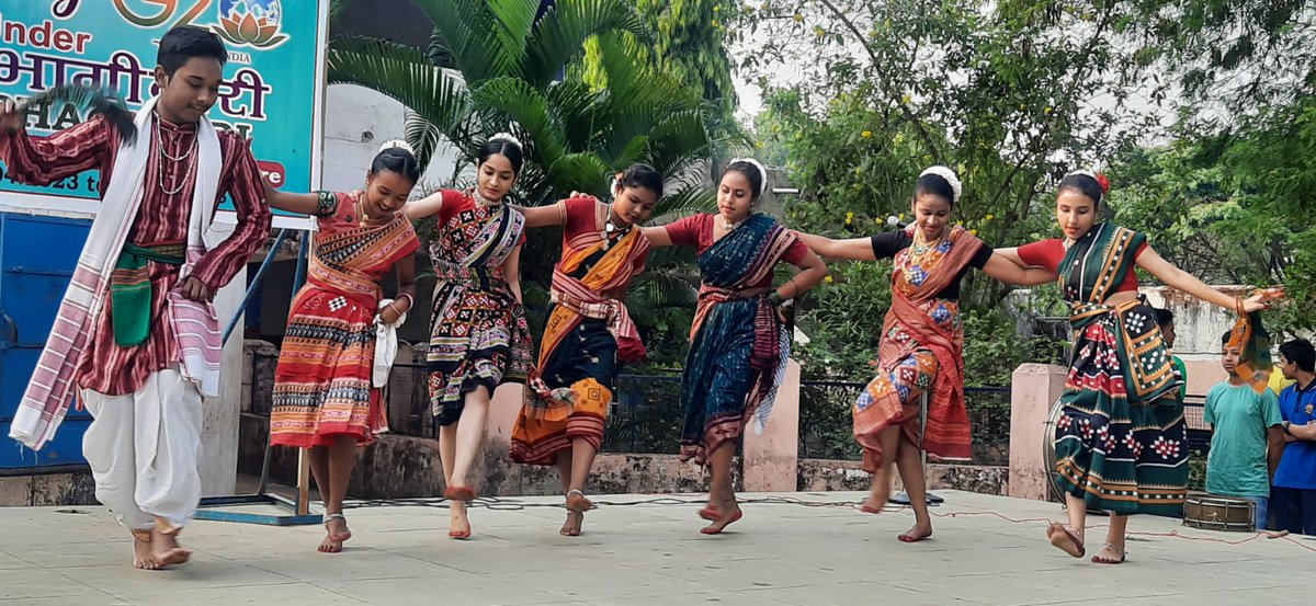 kvkoraput's tweet photo. Witness the beauty of Koraput tribes. Our students performed tribal dance #Dhemsa and other activities related to the local tribes today under #JanBhagidari events to celebrate India's #g20summit presidency 2023.
@KVS_HQ @KVSROBBSR @EduMinOfIndia @PIB_India @dpradhanbjp https://t.co/BgjErC4TEe
