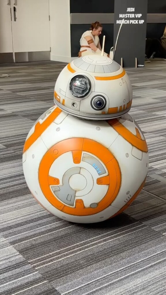 FanthaTracks's tweet photo. https://t.co/fE87sFTcol
While #rey has a rest #bb8 steals the show …. #bb8droid #rey #swce #swcelebration #starwars #theforceawakens https://t.co/AV2Ngzv7TC