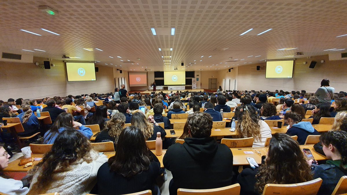 #AG_ANEPF | Ouverture de la 4ème Assemblée Générale de <a href="/Pharma_ANEPF/">ANEPF Pharmacie</a> de l'année 🐍

450 étudiants de France, de différentes filières de #santé sont réunis ce wk à Limoges !

Pour représenter leur ville, se former, et échanger au sujet de nos études et de notre système de santé 🗣