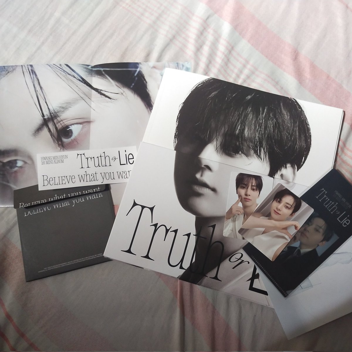 Yume_Aii's tweet photo. Yey! Got my album!! 💞💞💞
and I got that one pc that I REALLY WANNA GET... 😭😭😭

feeling spoiled again by minhyun..❤️ https://t.co/T2tCl7ttm9