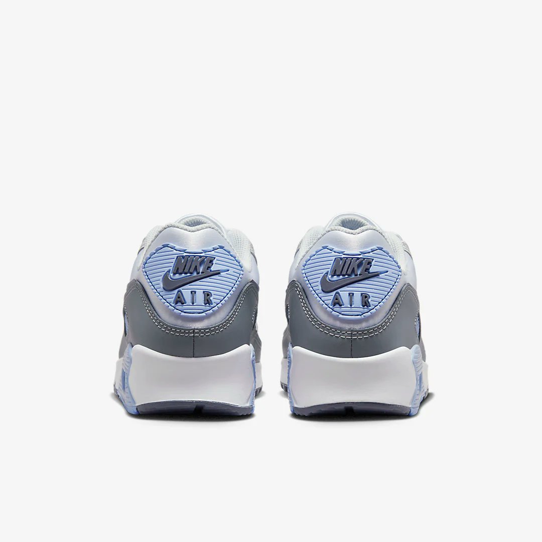 snkr_twitr's tweet photo. AD: Dropped via WSS
NEW WMNS Nike Air Max 90 'Wolf Grey/Cobalt Bliss'

Shop -> https://t.co/METjRK6TPS https://t.co/PdC7WNbHfY