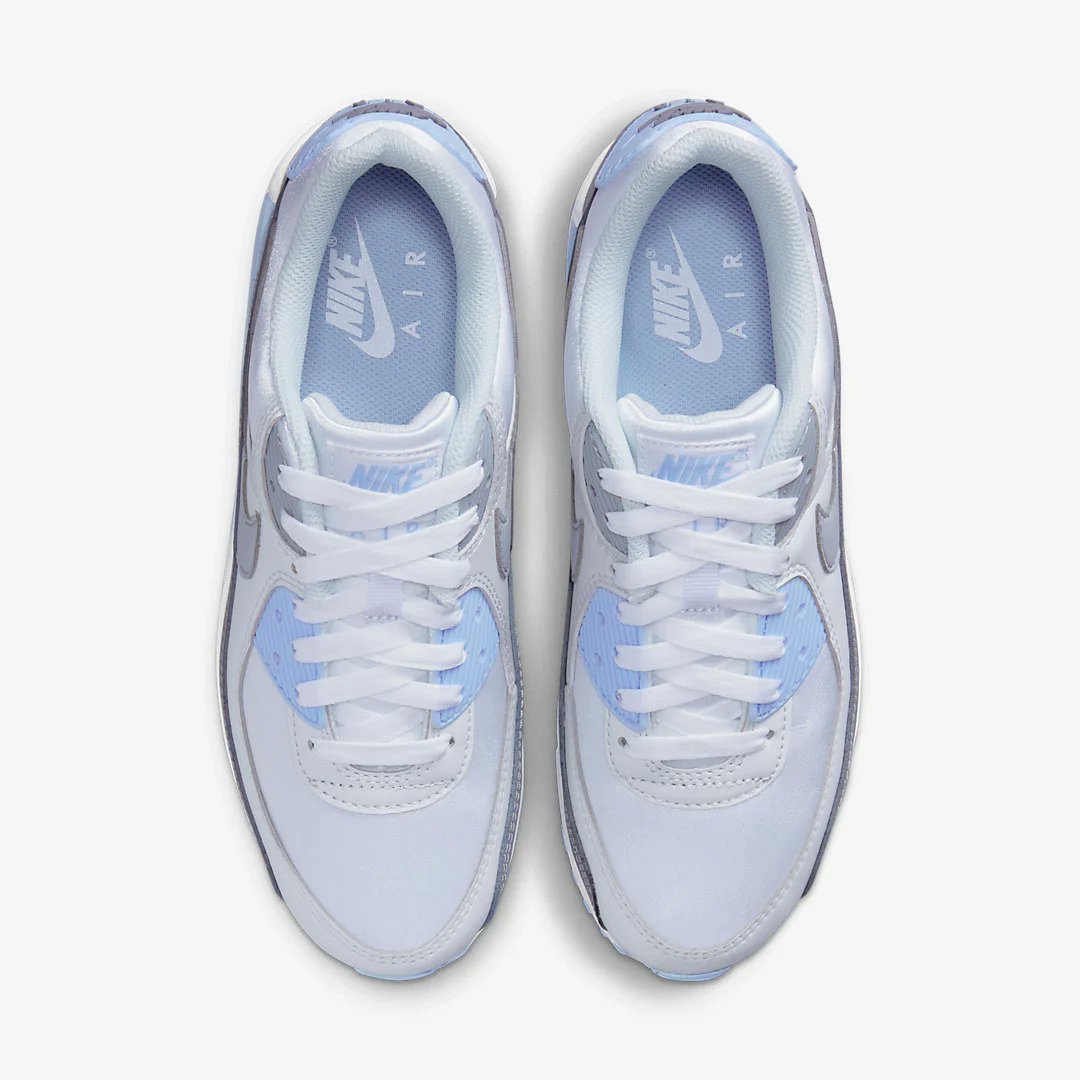 snkr_twitr's tweet photo. AD: Dropped via WSS
NEW WMNS Nike Air Max 90 'Wolf Grey/Cobalt Bliss'

Shop -> https://t.co/METjRK6TPS https://t.co/PdC7WNbHfY