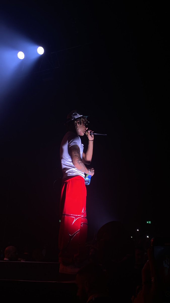 clarapi2004's tweet image. l’attente en a valu la peine.