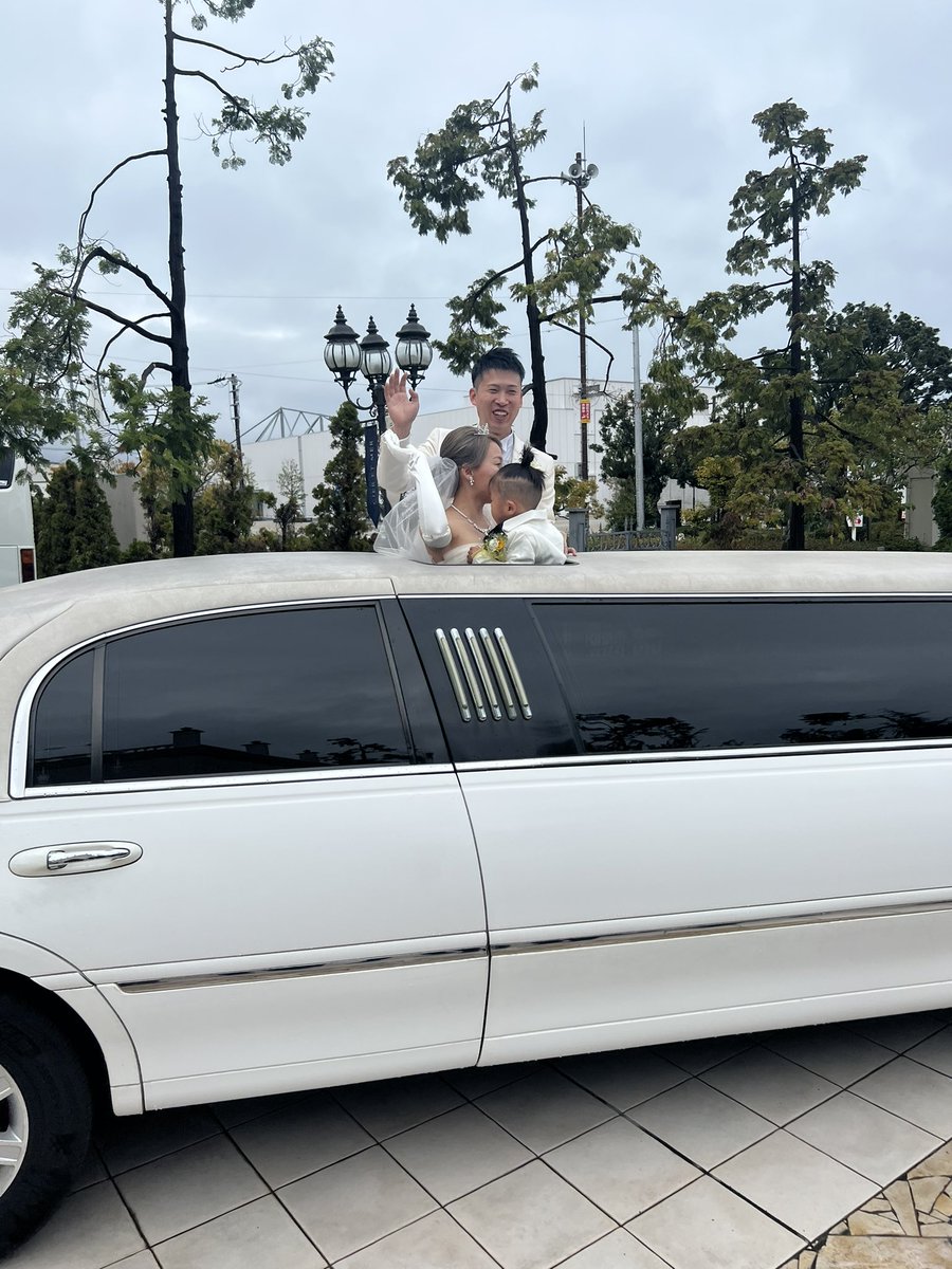 yuto11002's tweet photo. 結婚おめでとう🎉 https://t.co/RGsD217JmL