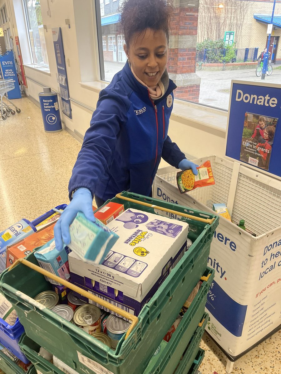 The 81k3 Worksop alongside with <a href="/WasteNotProject/">Waste Not Want Not Battersea</a>  food sharing happened yesterday .. well attended the program is designed for 14-24year olds 
Come and say hello. They will be here today too!!!
#81k3Workshop #theagency #WNWNB