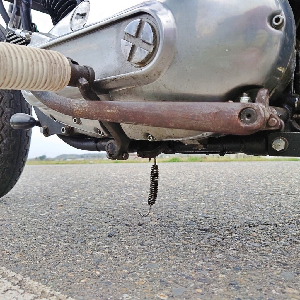 overloadmain's tweet photo. 1974XLHリジッド

キックスタンド折れで朝一ピックアップからのオーナー自身でオイル交換(当店販売車両限定サービス)

前回作業時から好調を維持しているようで何よりです👍

#ハーレー
#スポーツスター
#アイアンアスポーツ https://t.co/NGxo8TUROD https://t.co/xzDfdLgeot