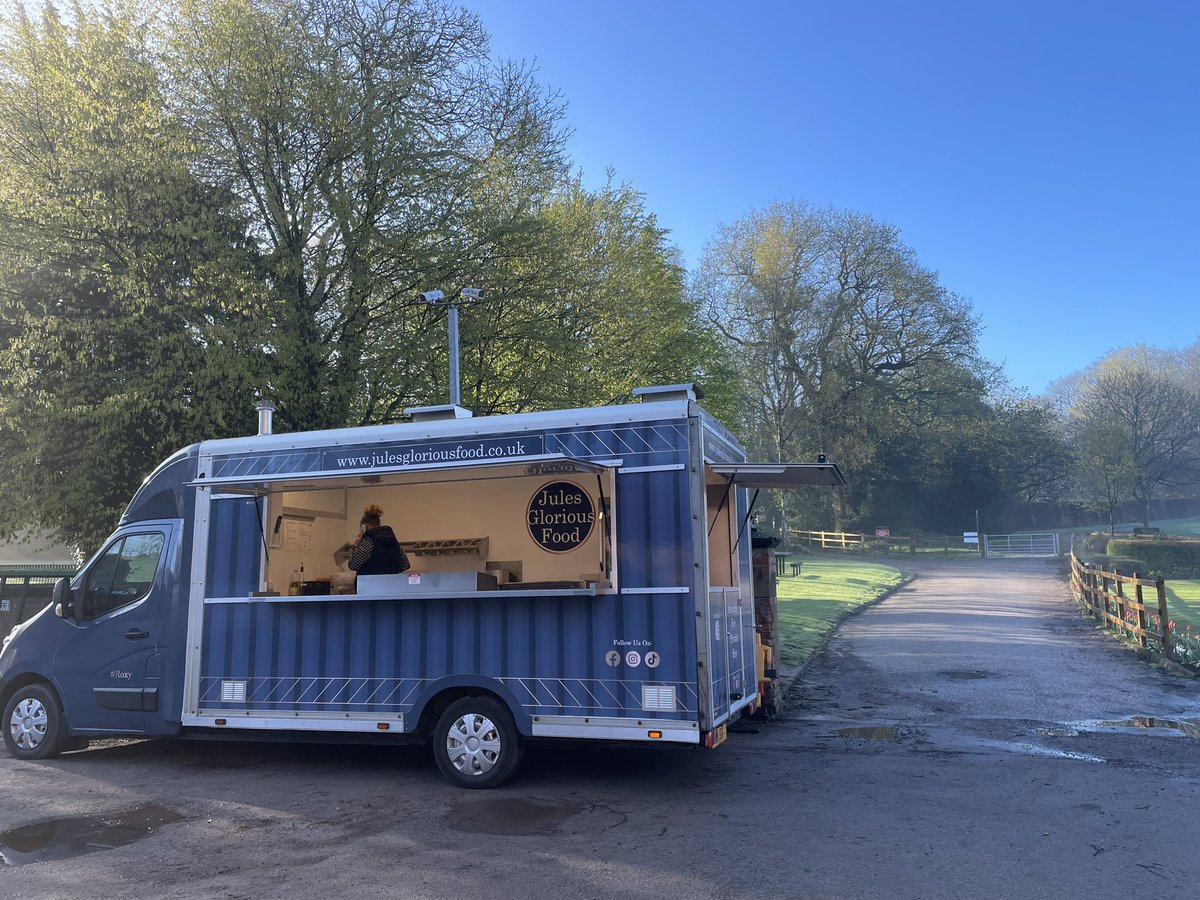 WaltonHallGolf's tweet photo. Finally some glorious weather and glorious food @WDPcomms @Fowlzo https://t.co/3K0GwZctp3